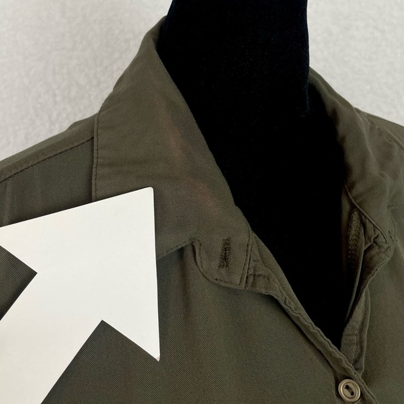 AMERICAN APPAREL • Army Green Tie Front Button-Up Cropped Top - Picture 10 of 16